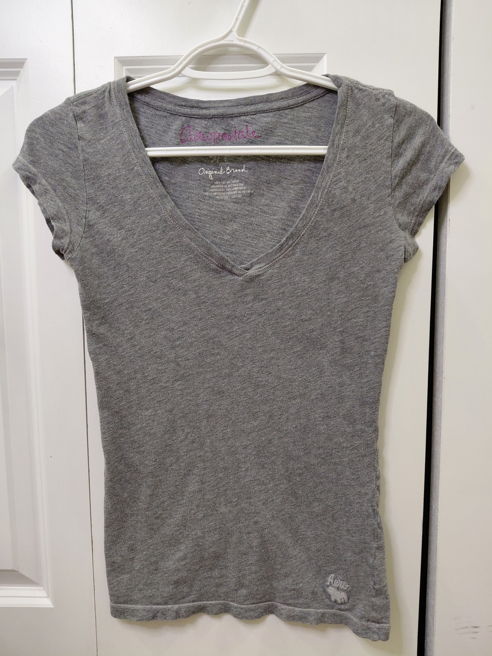 Aeropostale Gray V-Neck Short Sleeve Tee
